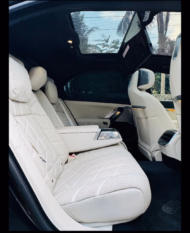 BMW BMW 7 Series view 5