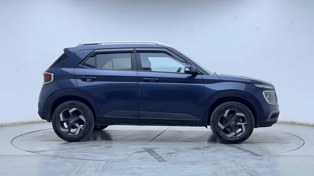 Hyundai Hyundai Venue view 4