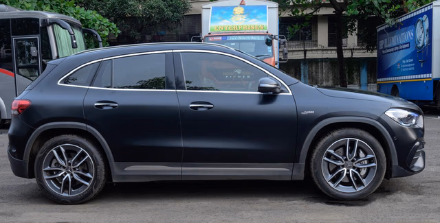 Mercedes-Benz Mercedes-Benz AMG GLA 35 view 3