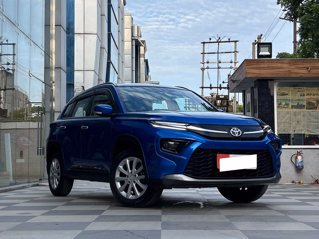 Toyota Toyota Hyryder view 2