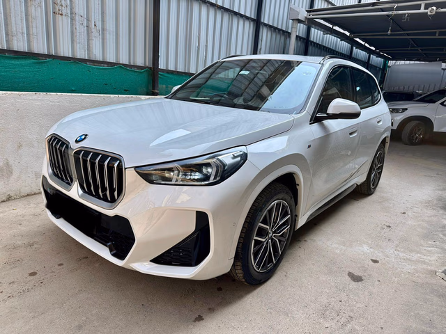 BMW BMW X1 view 4