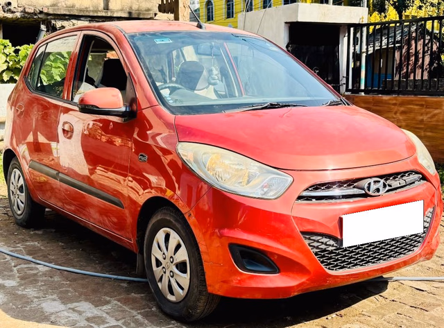 Hyundai Hyundai i10 view 2