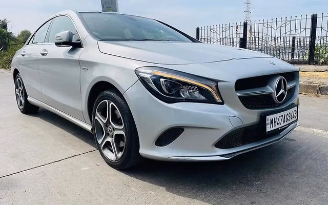 Mercedes-Benz Mercedes-Benz CLA view 2