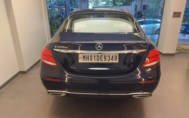 Mercedes-Benz Mercedes-Benz E-Class view 5