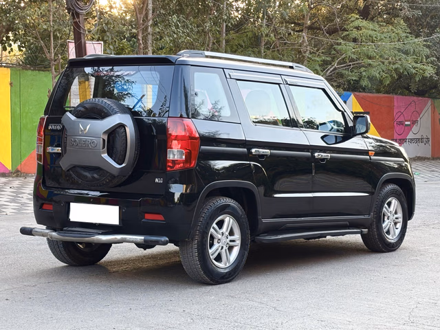 Mahindra Mahindra Bolero Neo view 4