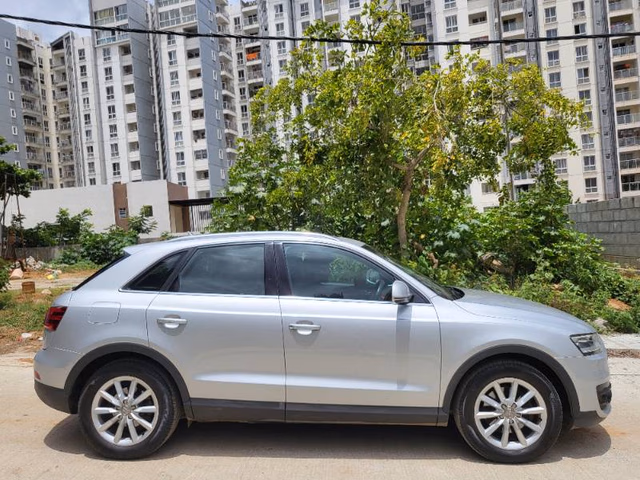 Audi Audi Q3 view 3
