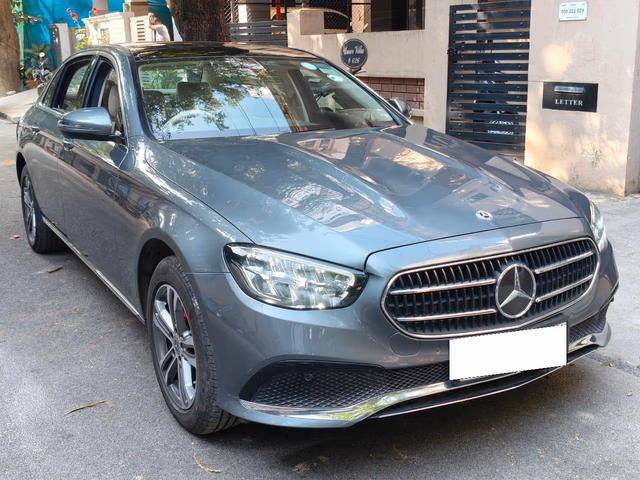 Mercedes-Benz Mercedes-Benz E-Class view 2