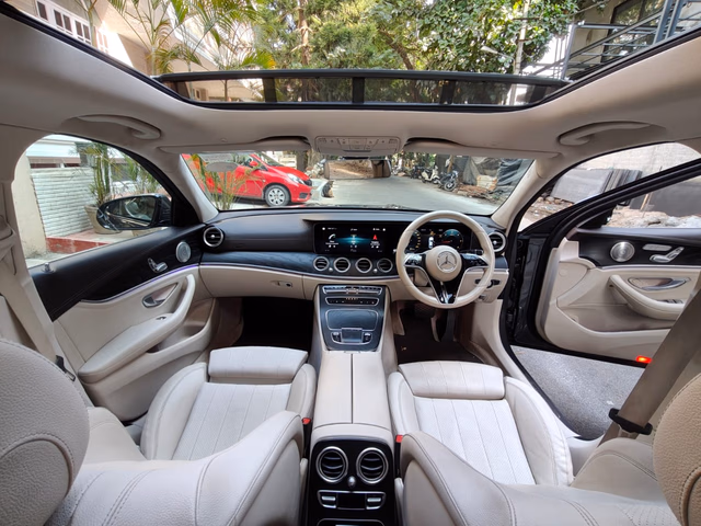 Mercedes-Benz Mercedes-Benz E-Class view 5