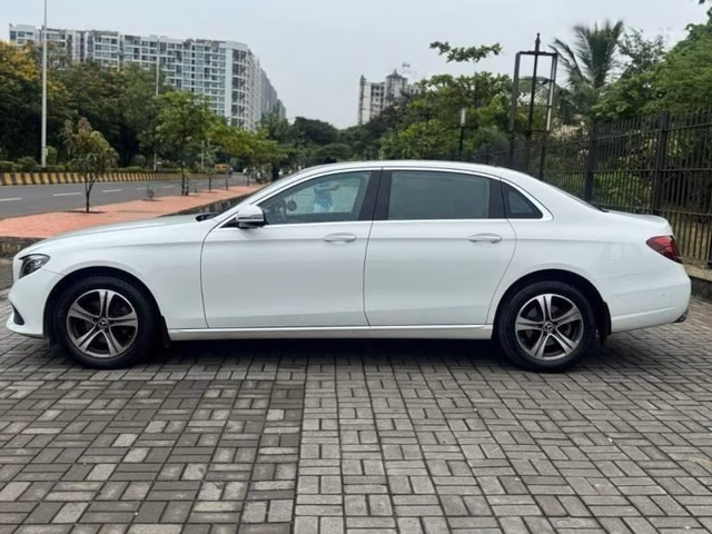 Mercedes-Benz Mercedes-Benz E-Class view 4