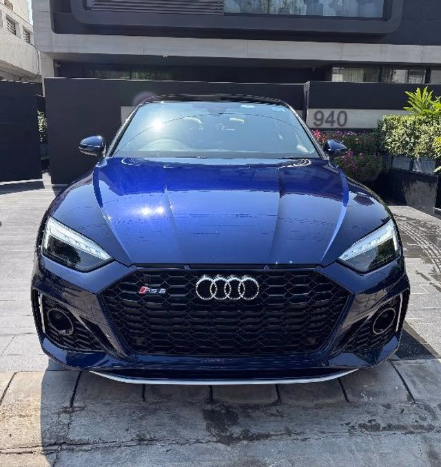 Audi Audi RS5 view 5