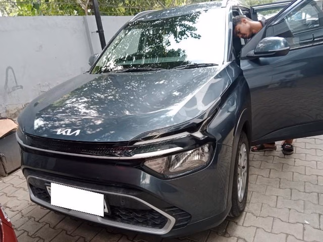 Kia Kia Carens view 5