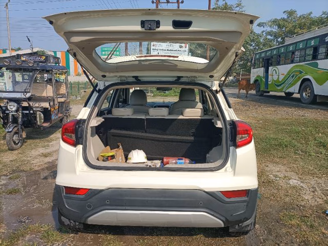 Mahindra Mahindra XUV300 view 3