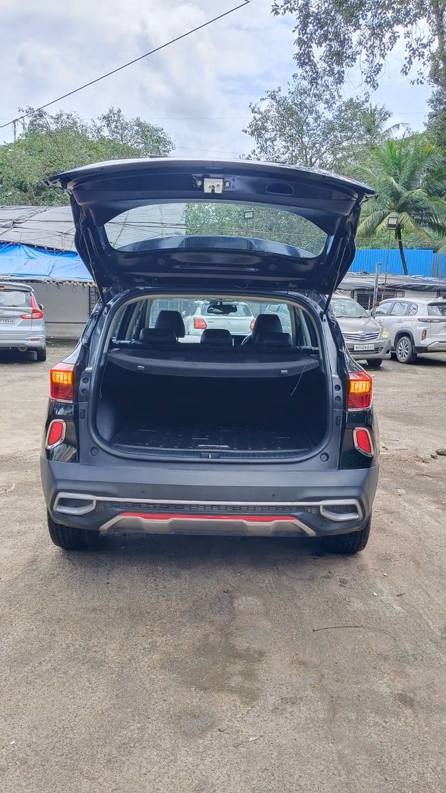 Kia Kia Seltos view 3