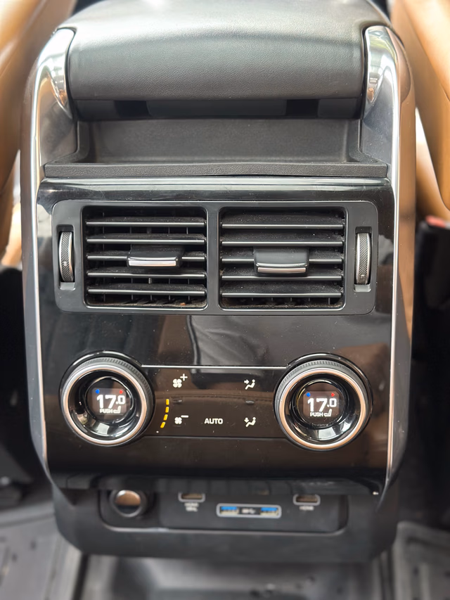 Land Rover Land Rover Range Rover Sport view 4