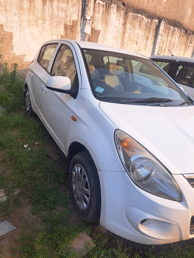 Hyundai Hyundai i20 view 4