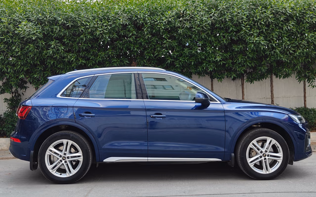 Audi Audi Q5 view 3