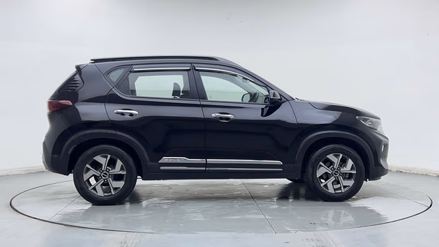 Kia Kia Seltos view 4