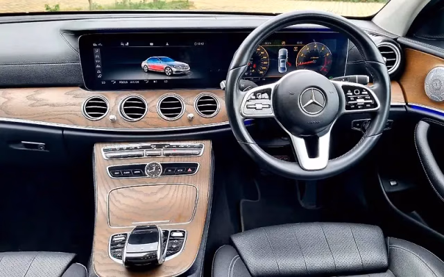 Mercedes-Benz Mercedes-Benz E-Class view 5