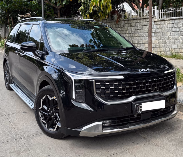 Kia Kia Carnival view 2