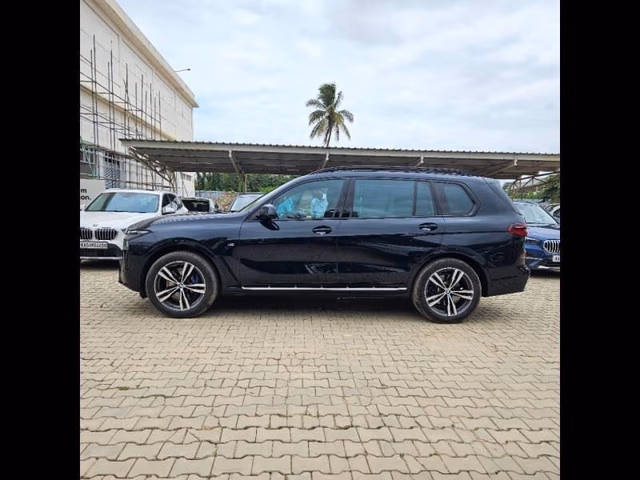 BMW BMW X7 view 5