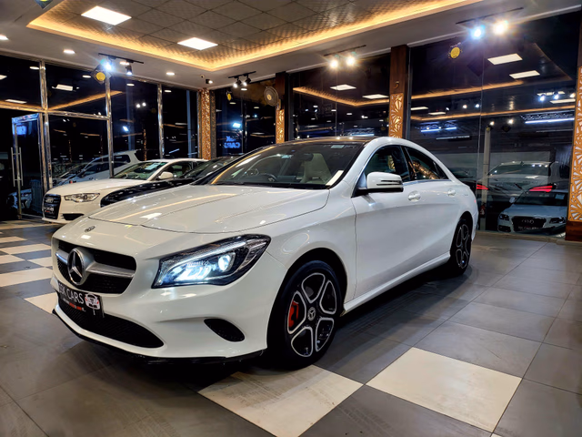 Mercedes-Benz Mercedes-Benz CLA view 4
