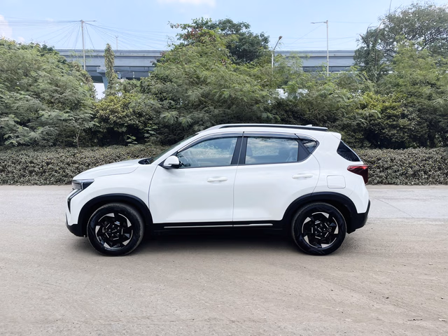 Kia Kia Sonet view 4