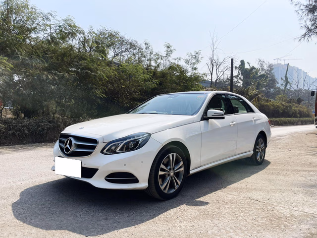 Mercedes-Benz Mercedes-Benz CLA view 5