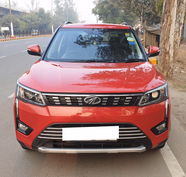 Mahindra Mahindra XUV300 view 2