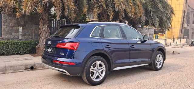 Audi Audi Q5 view 3