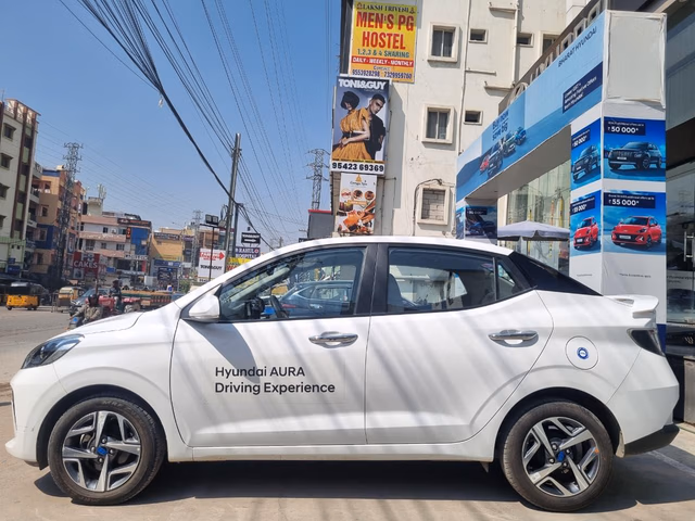 Hyundai Hyundai Aura view 5