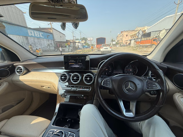 Mercedes-Benz Mercedes-Benz GLC view 4