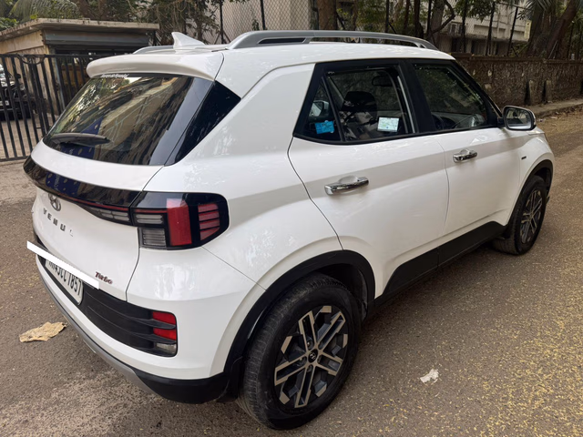 Hyundai Hyundai Venue view 4