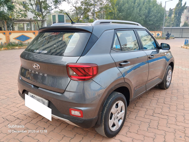 Hyundai Hyundai Venue view 4