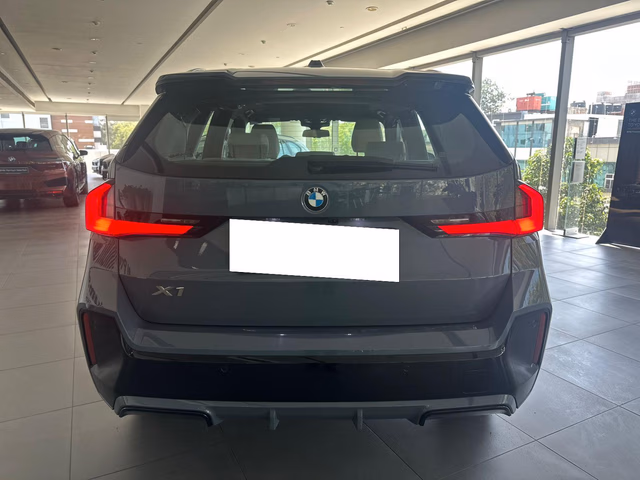 BMW BMW X1 view 4