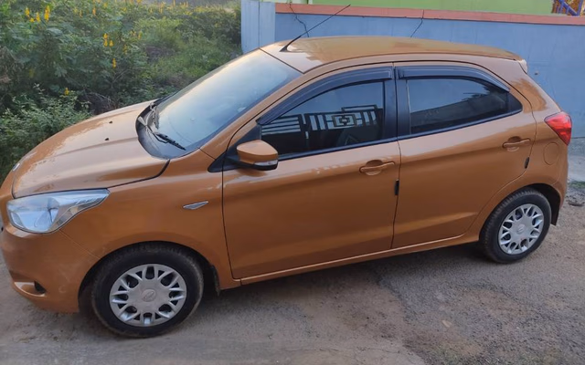 Ford Ford Figo view 3