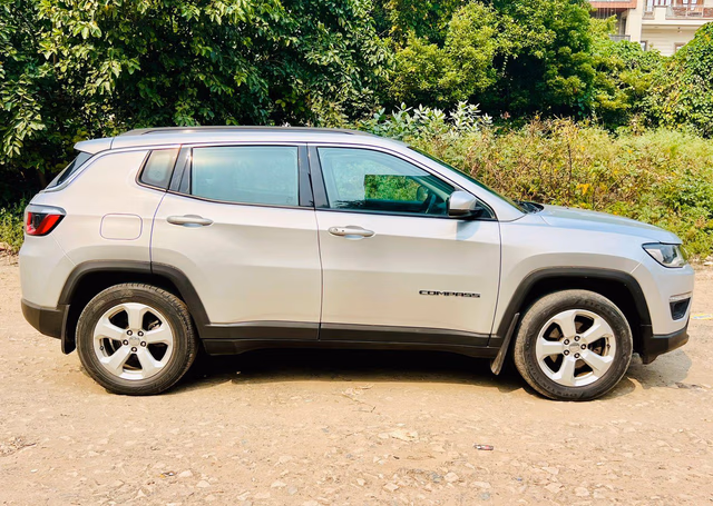 Jeep Jeep Compass view 3