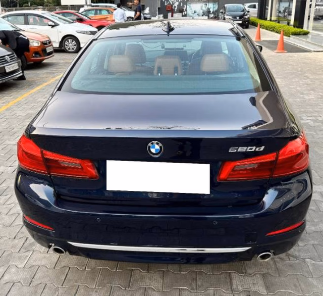 BMW BMW 5 Series view 4