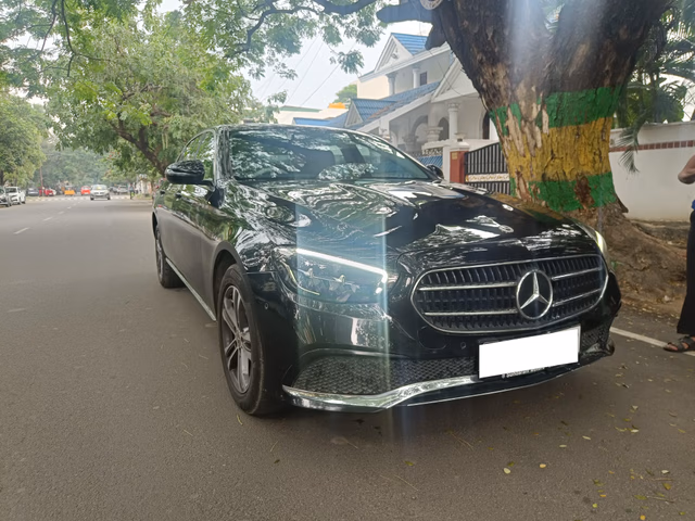 Mercedes-Benz Mercedes-Benz E-Class view 2