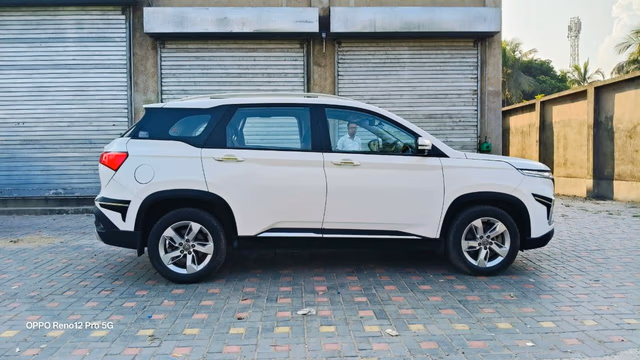 MG MG Hector view 4