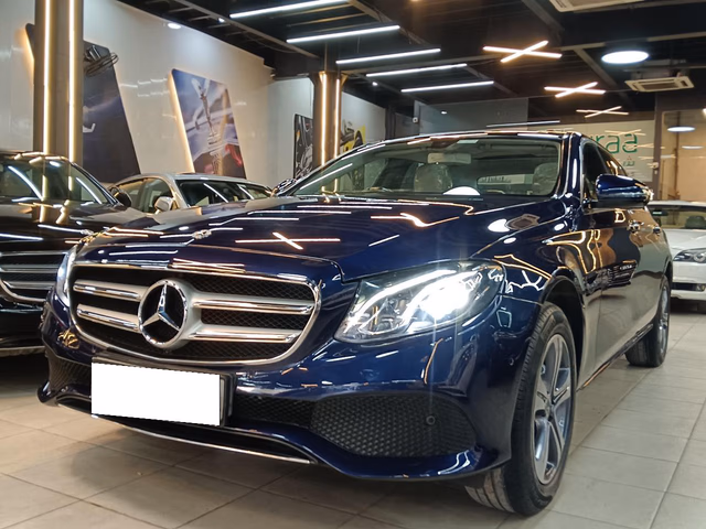 Mercedes-Benz Mercedes-Benz E-Class view 4