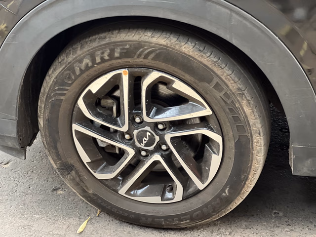 Kia Kia Carens view 5