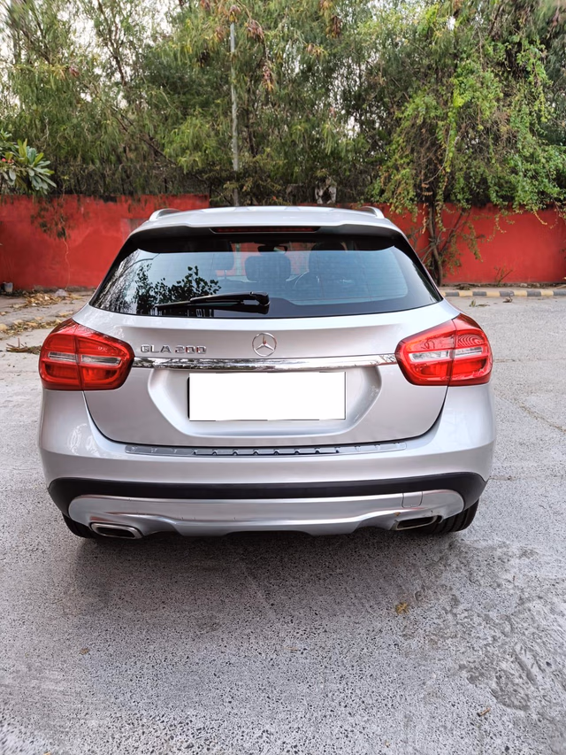 Mercedes-Benz Mercedes-Benz GLA Class view 4