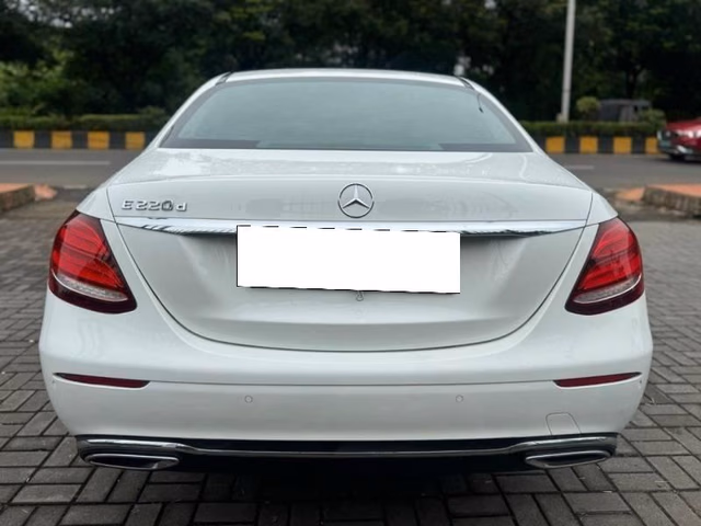 Mercedes-Benz Mercedes-Benz E-Class view 3