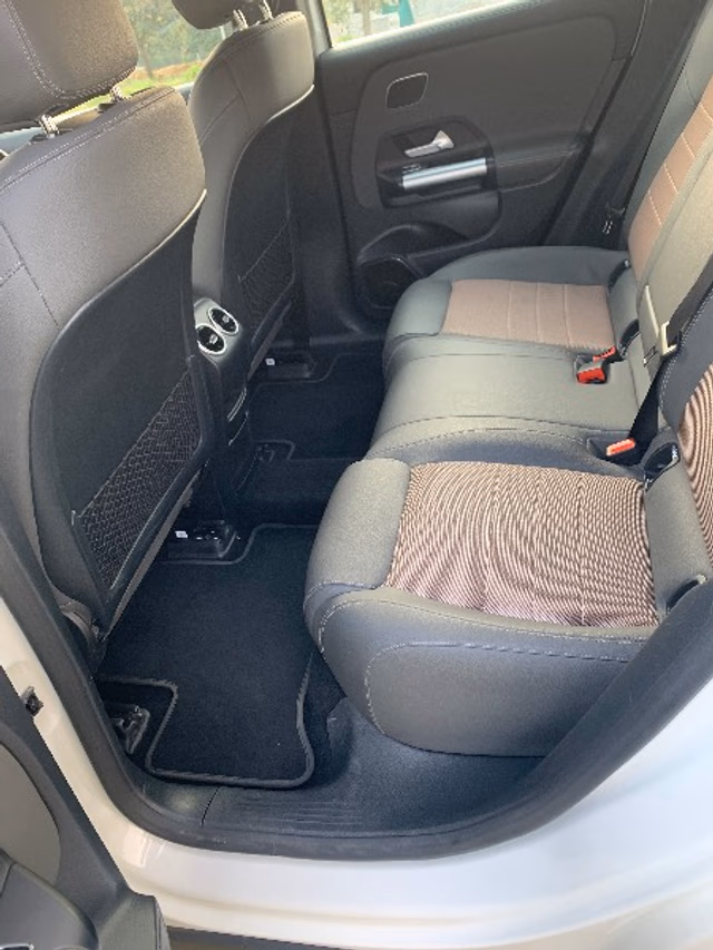 Mercedes-Benz Mercedes-Benz EQA view 3