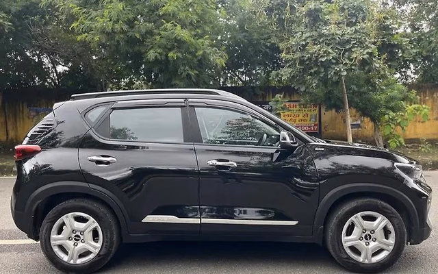 Kia Kia Sonet view 3