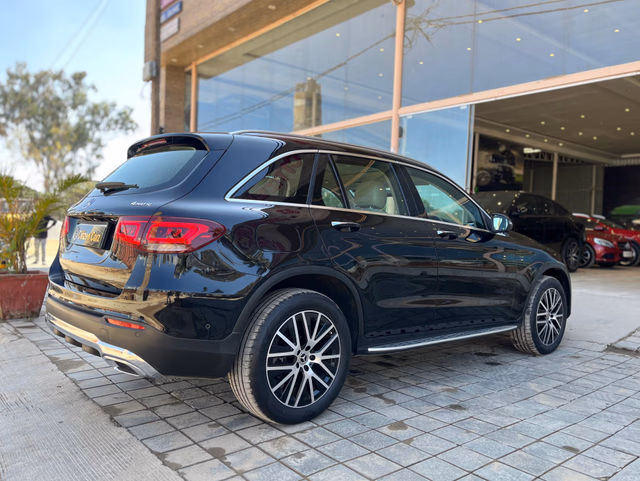 Mercedes-Benz Mercedes-Benz GLC view 3
