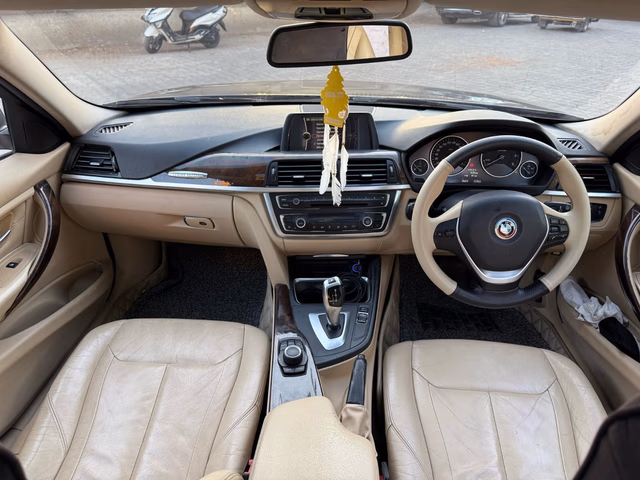 BMW BMW 3 Series view 5