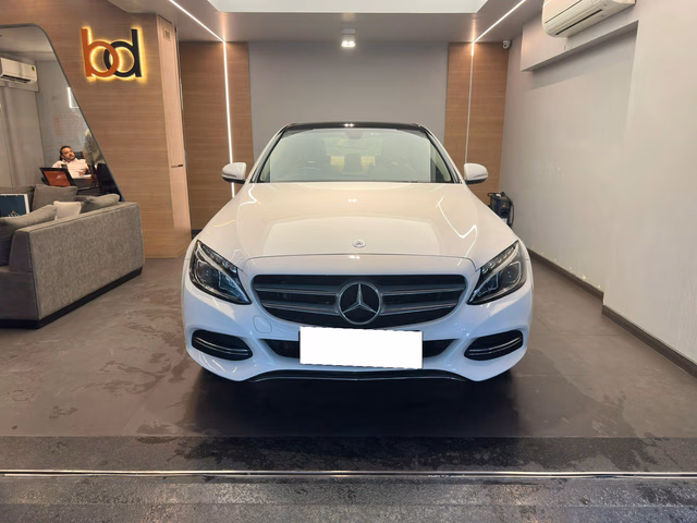 Mercedes-Benz Mercedes-Benz C-Class view 2