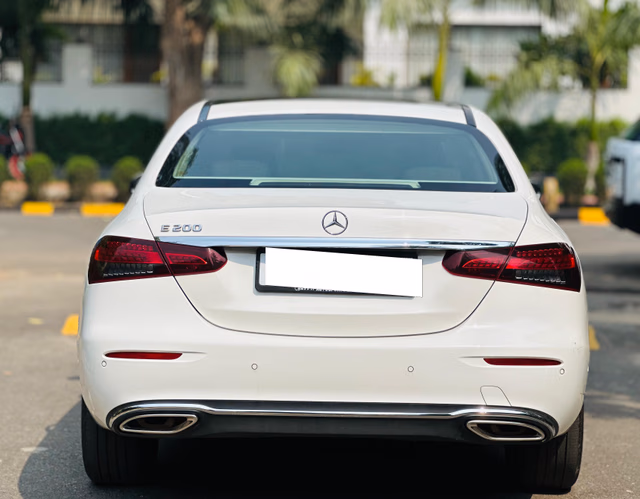 Mercedes-Benz Mercedes-Benz E-Class view 3