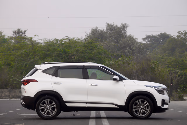 Kia Kia Seltos view 3